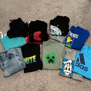 Boys size 8 bundle
Fortnite, Pokemon, Minecraft, NASA, etc.